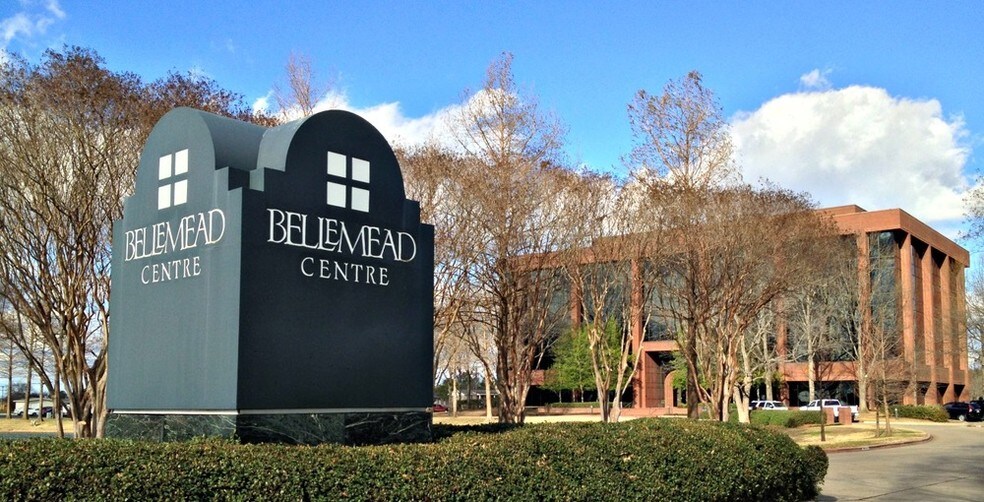 More Photos Of 6425 Youree Dr, Shreveport Office For Lease