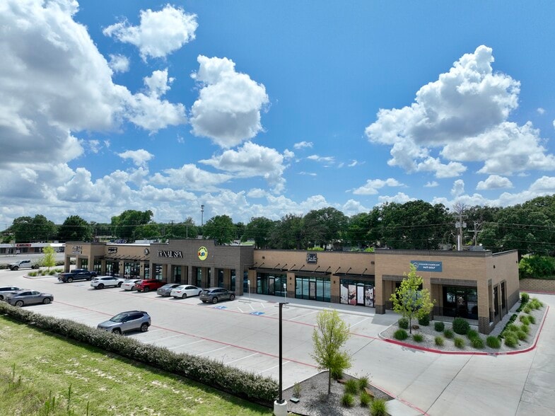 More Photos Of 1800 Lone Oak Rd, Weatherford Storefront Retail Office For Sale