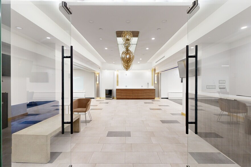 More Photos Of 15-17 W 38th St, New York Office For Lease