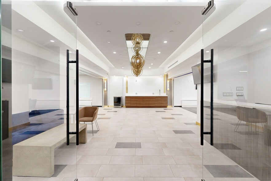 Primary Photo Of 15 W 38th St, New York Coworking Space