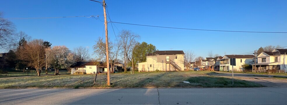 More Photos Of 711 Adams, Huntington Land For Sale