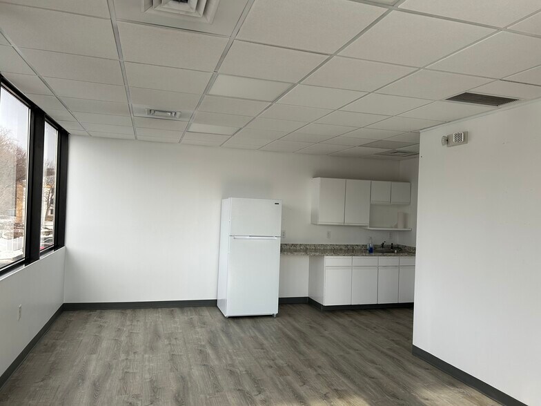 More Photos Of 11 Lake Avenue Ext, Danbury Office For Lease