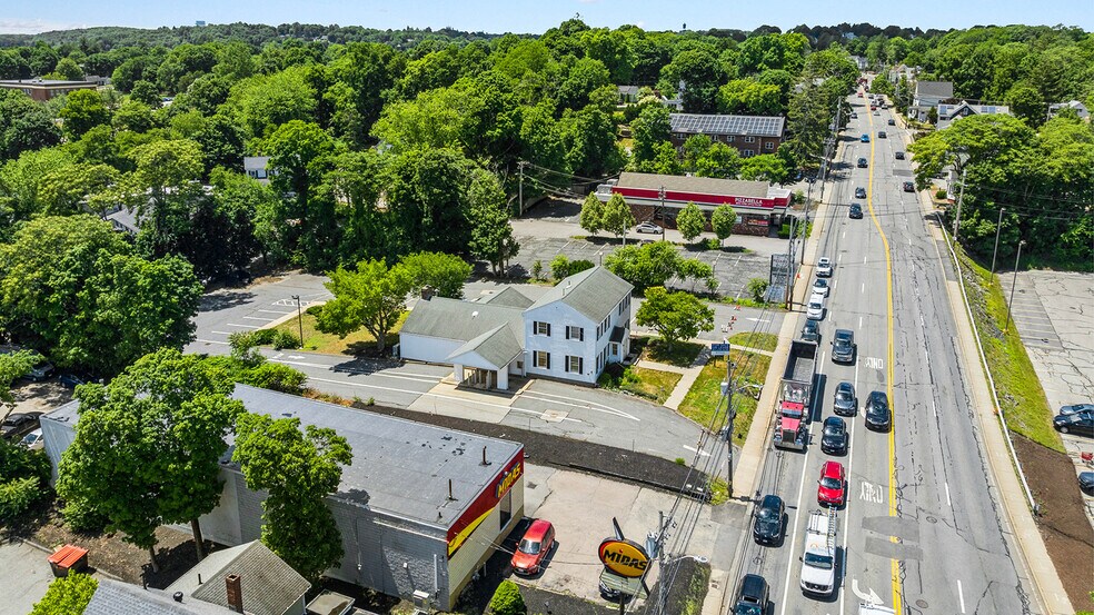 More Photos Of 223 E Main St, Marlborough Bank For Sale