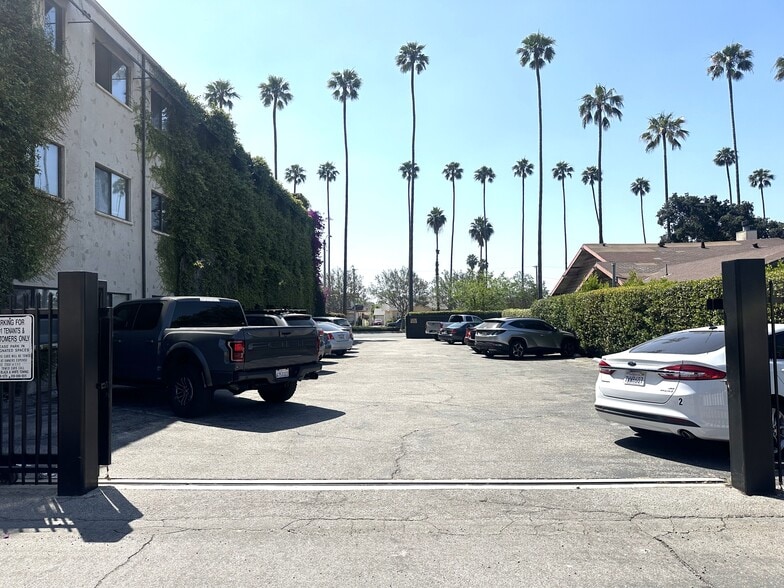 More Photos Of 601 S Brand Blvd, San Fernando Office For Lease