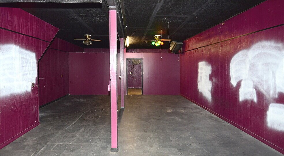 More Photos Of 6500 Railroad Ave, Omaha Restaurant For Lease