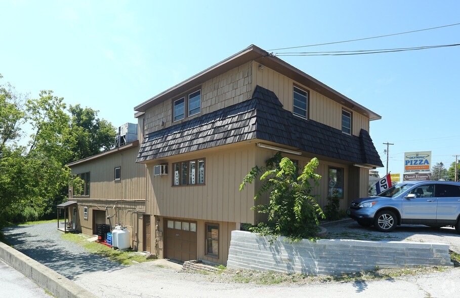 More Photos Of 134 Woodstock Ave, Rutland Freestanding For Lease