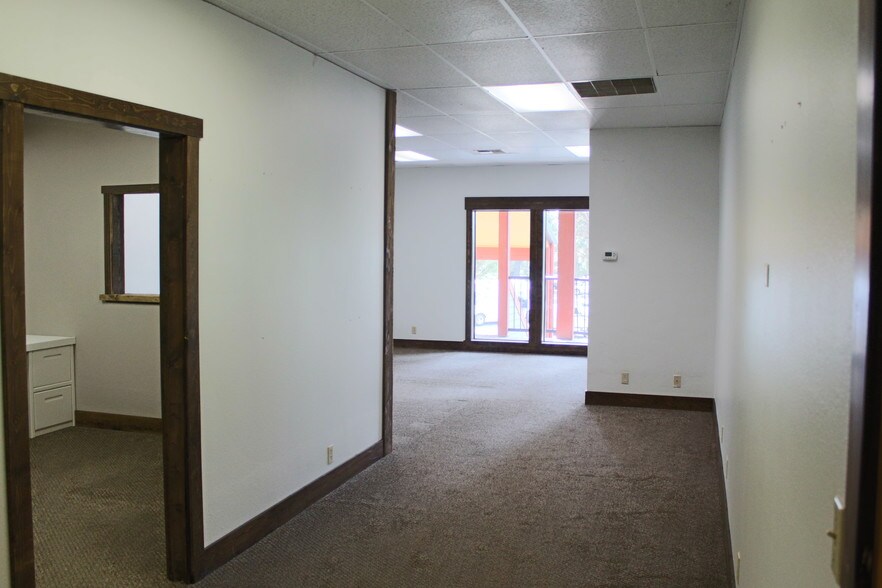 More Photos Of 56870 Venture Ln, Sunriver Storefront Retail Office For Lease