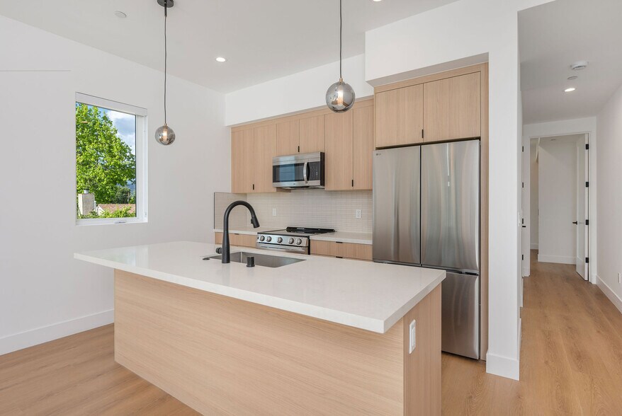 More Photos Of 5248 Auckland Ave, North Hollywood Apartments For Sale