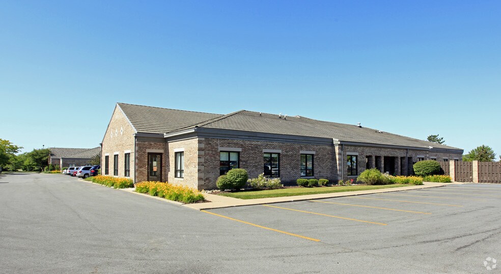 Primary Photo Of 200-290 E 90th Dr, Merrillville Medical For Lease