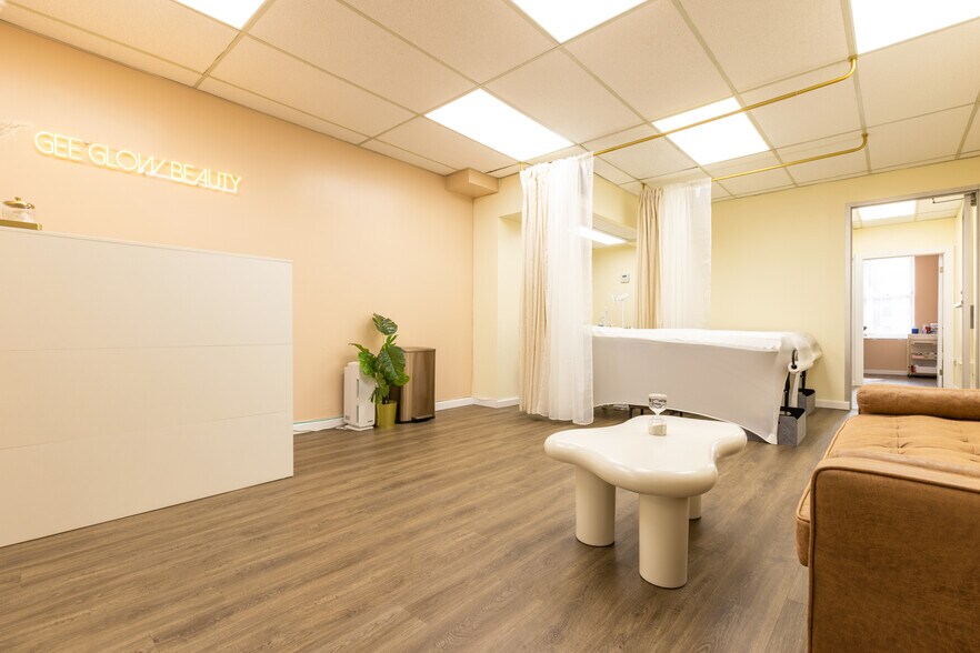 More Photos Of 206-212 Canal St, New York Office Residential For Sale