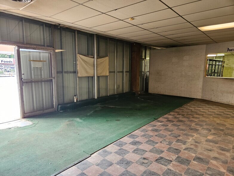 More Photos Of 4301 S Robinson Ave, Oklahoma City Freestanding For Sale