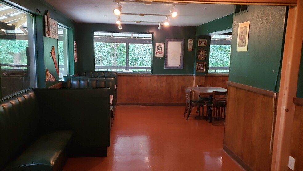 More Photos Of 3746 Mount Pleasant Rd, Sherrills Ford Restaurant For Lease