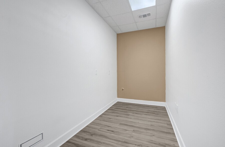 More Photos Of 440 Cobia Dr, Katy Office Residential For Sale