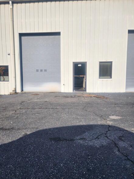 More Photos Of 8105 Richmond Rd, Toano Warehouse For Lease