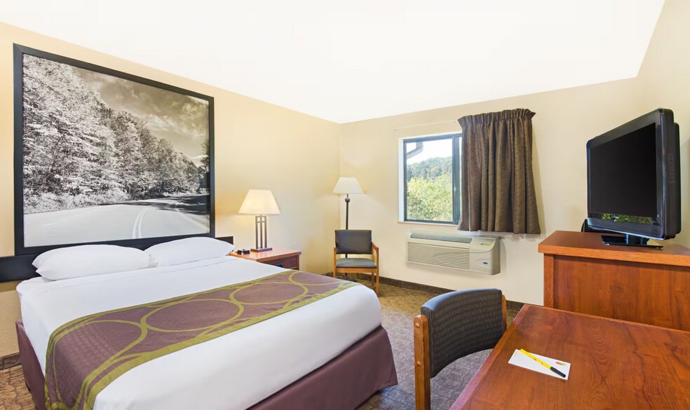 More Photos Of 102 Duke Dr, Ripley Hotel For Sale