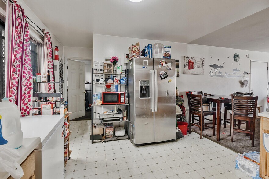 More Photos Of 1927 82nd Ave, Oakland Apartments For Sale