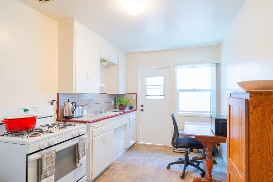 More Photos Of 3139 Reynard Way, San Diego Apartments For Sale