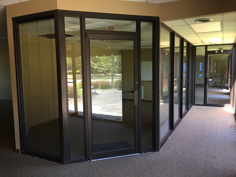 More Photos Of 100 Park Gate Ext, Tupelo Office For Lease
