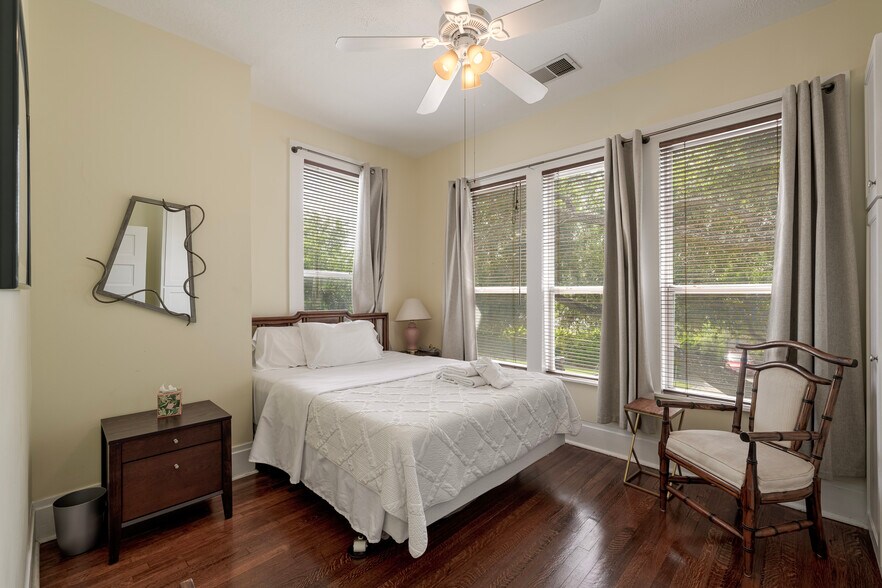 More Photos Of 3312 Crawford St, Houston Apartments For Sale