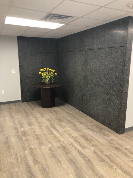 More Photos Of 1 Scobie Dr, Newburgh Office For Lease