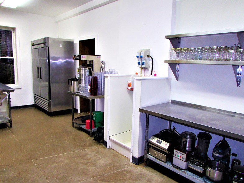 More Photos Of 6931 Gravois Ave, Saint Louis Restaurant For Sale