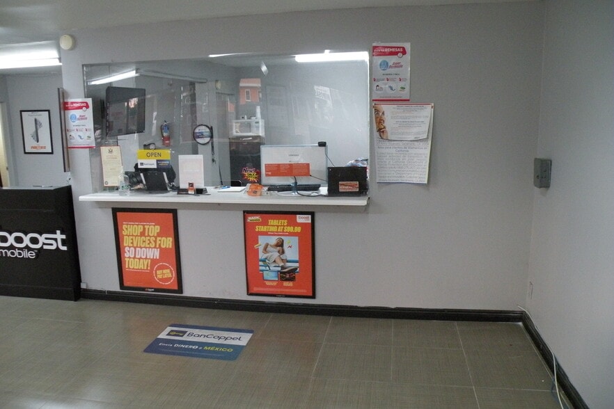 More Photos Of 260 N Tustin St, Orange Unknown For Lease