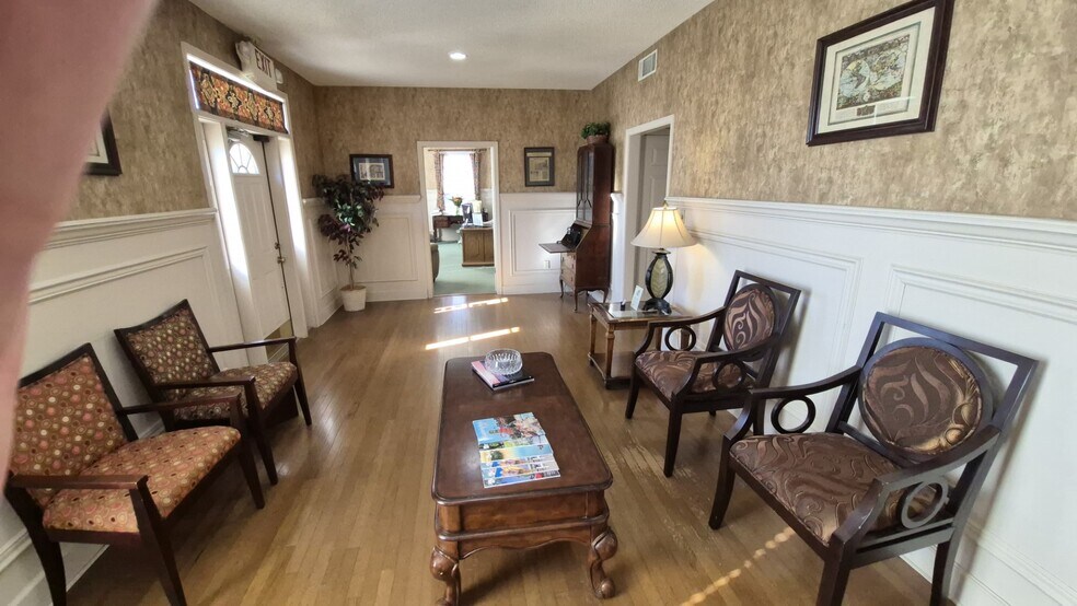 More Photos Of 310 Clay St, Arkadelphia Office For Sale