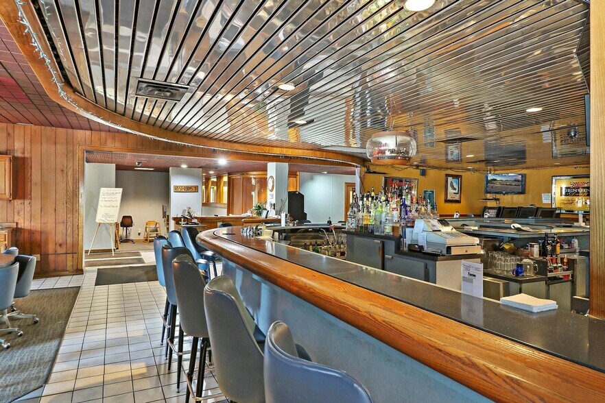 More Photos Of 2801 30th Ave, Kenosha Restaurant For Sale