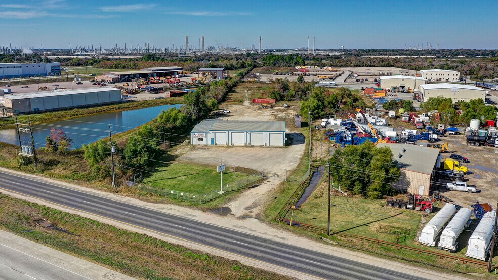 More Photos Of 11421 Interstate 10 E, Baytown Service For Lease
