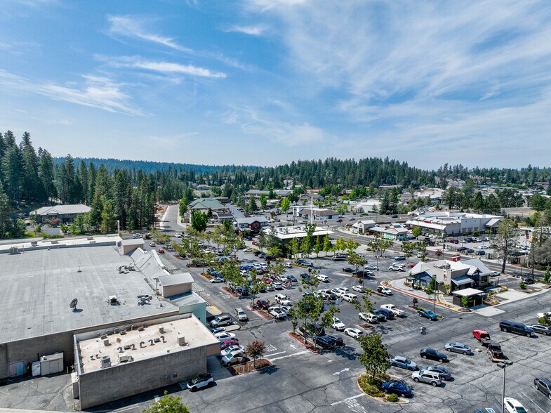 More Photos Of 867-873 Sutton Way, Grass Valley General Retail For Lease