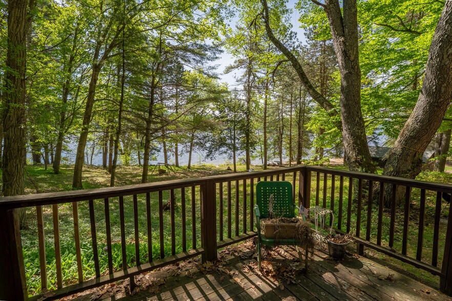 More Photos Of 224 N Shore Rd, Hadley Hotel For Sale