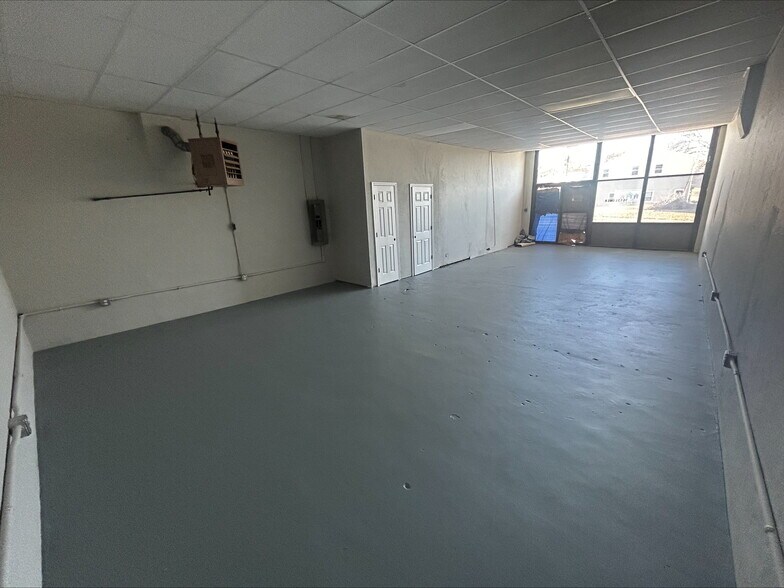 More Photos Of 1613 9th St SE, Roanoke Freestanding For Lease