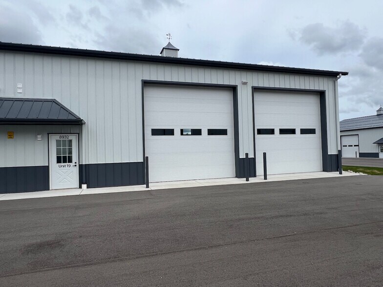 More Photos Of 8932 Moeller Dr, Harbor Springs Specialty For Sale