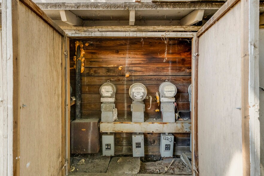 More Photos Of 120 S Coronado St, Los Angeles Apartments For Sale