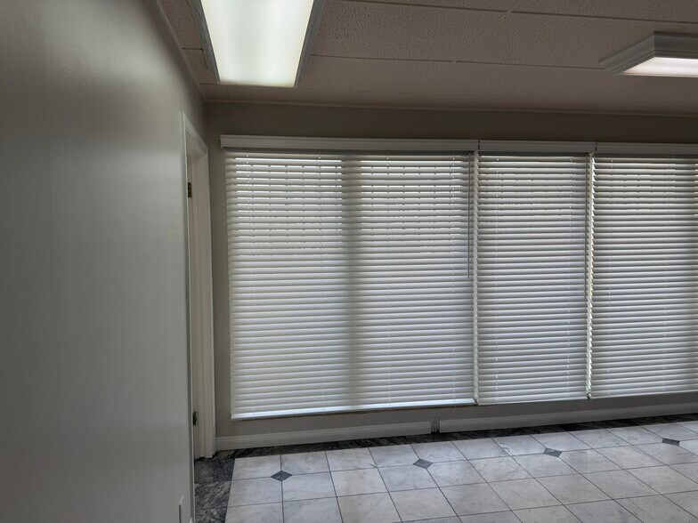 More Photos Of 1145-1147 S Robertson Blvd, Los Angeles Office For Lease