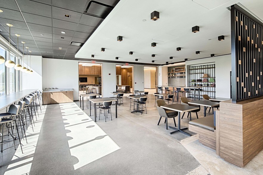 More Photos Of 2245 Monroe St, Herndon Office For Lease