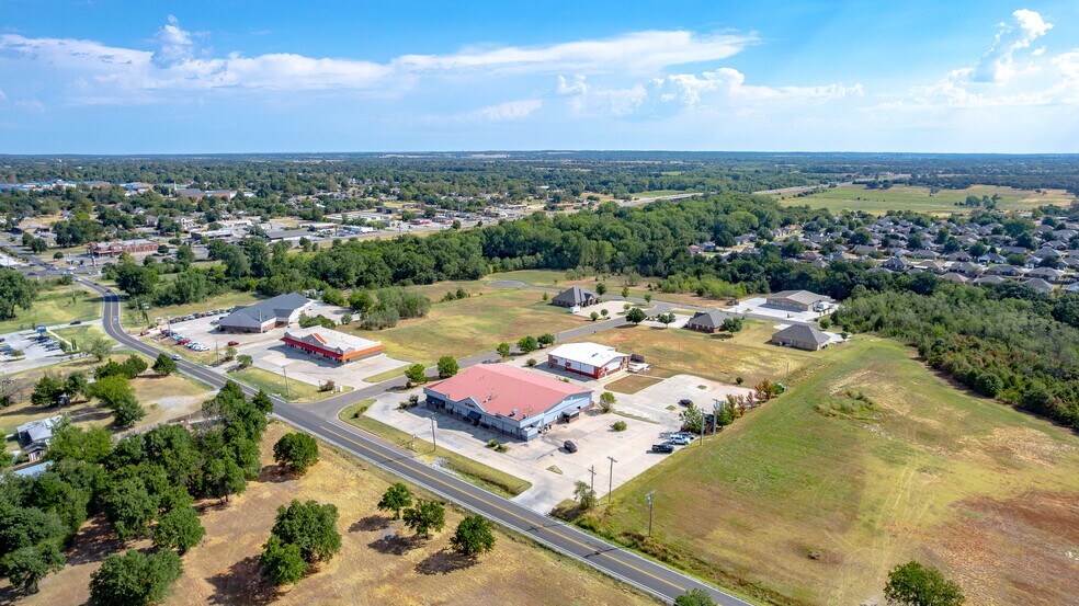 More Photos Of 1940 Harper St, Choctaw Medical For Lease