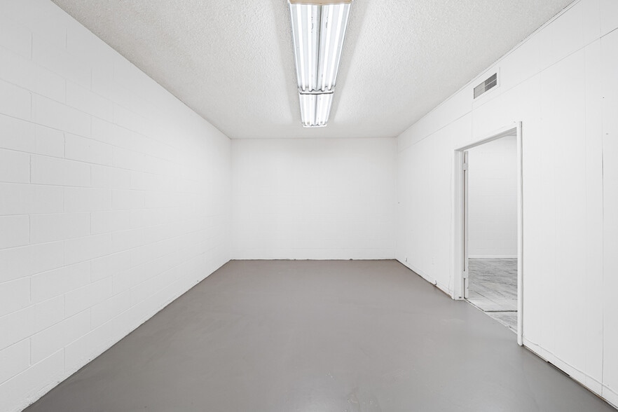 More Photos Of 372 N Mt. Vernon Ave, Colton Warehouse For Sale