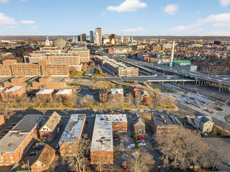 More Photos Of 27 Imlay St, Hartford Apartments For Sale