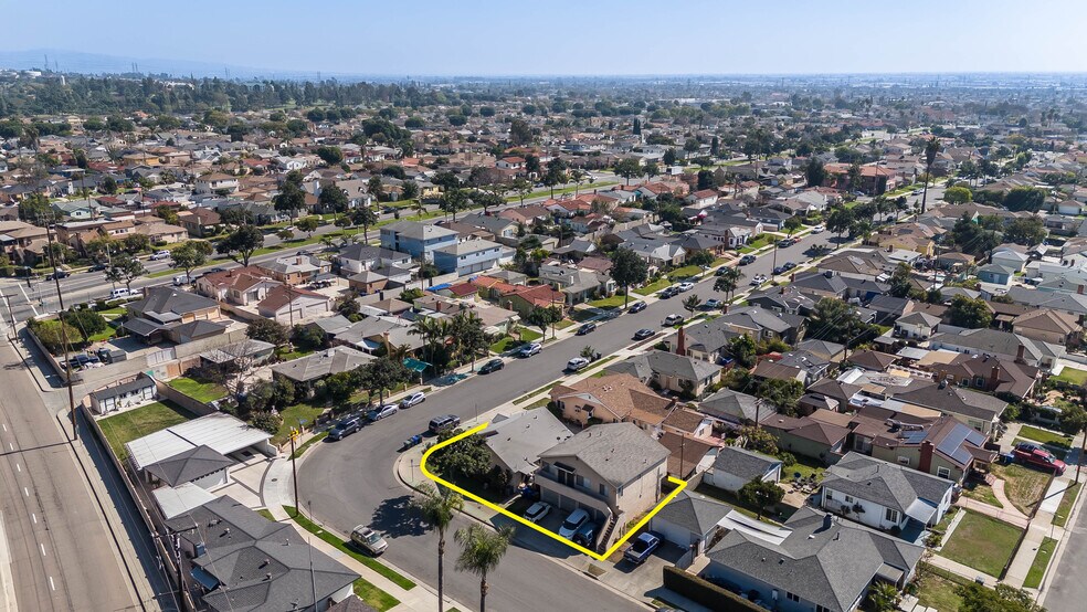 More Photos Of 231 Blackshear Ave, East Los Angeles Apartments For Sale