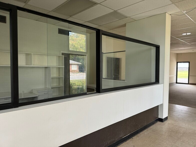 More Photos Of 606 Academy Ave, Dublin Medical For Lease