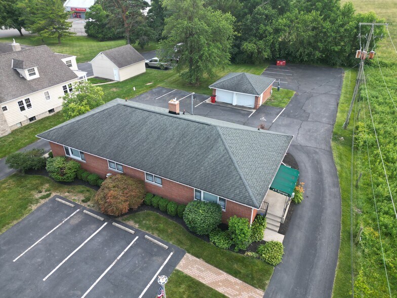 Primary Photo Of 2527 W Dublin Granville Rd, Columbus Veterinarian Kennel For Sale