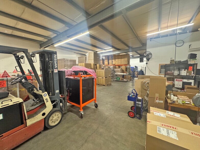 More Photos Of 1595 Hampton Way, Santa Rosa Manufacturing For Sale
