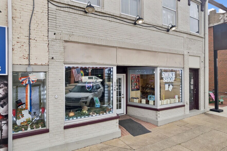 More Photos Of 126 N High St, Hillsboro Storefront Retail Residential For Sale