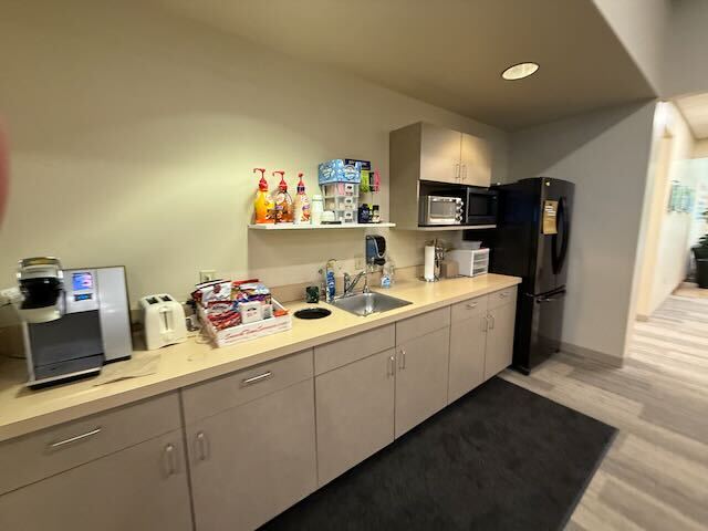 More Photos Of 4775 Campus Dr, Kalamazoo Office For Sale