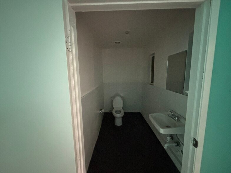 More Photos Of 423-427 S Bascom Ave, San Jose Unknown For Lease