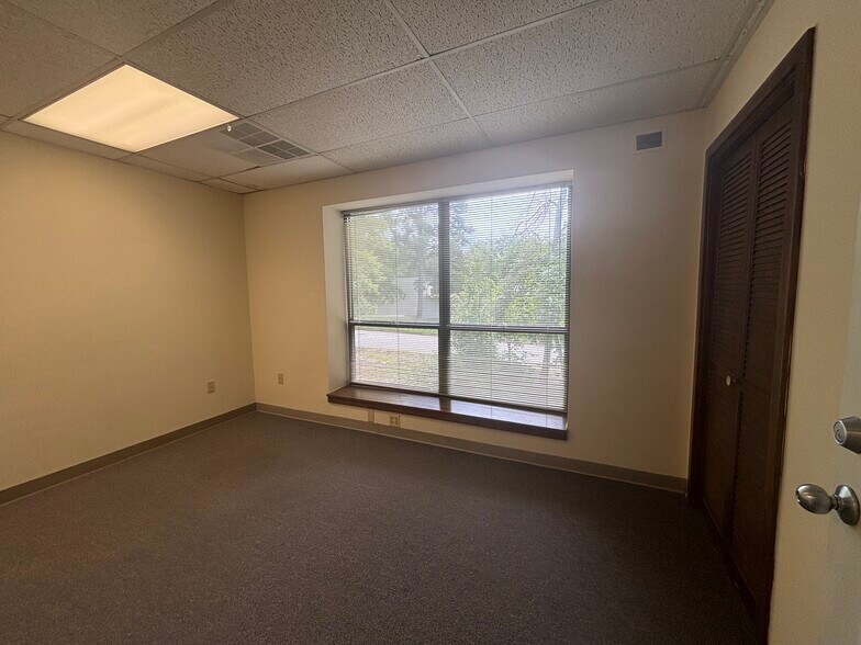 More Photos Of 3007 E Boundary Ter, Midlothian Unknown For Lease