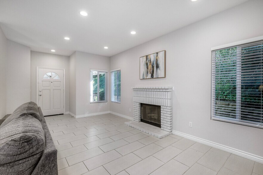 More Photos Of 6809 Corintia St, Carlsbad Multifamily For Sale