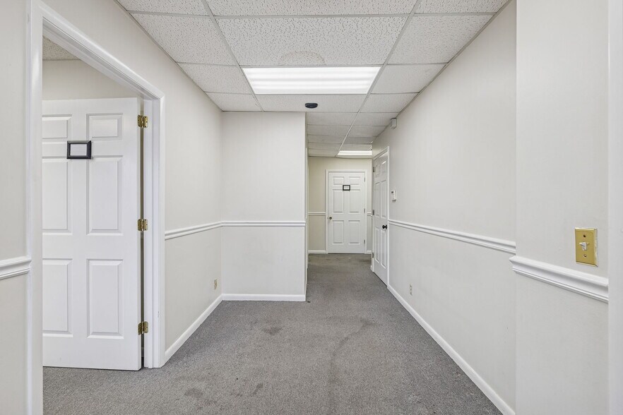 More Photos Of 159-167 Belle Forest Cir, Nashville Office For Sale