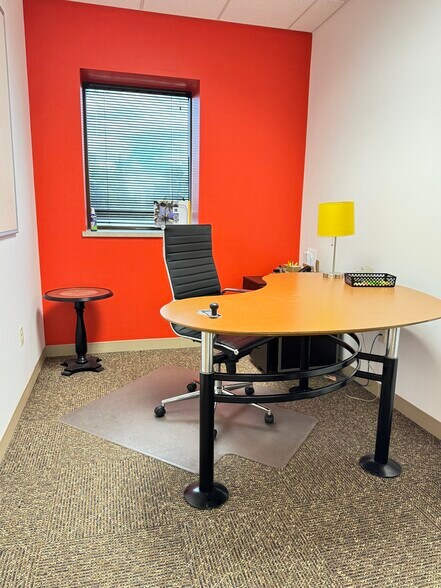 More Photos Of 3650 N Fremont Ave, Minneapolis Office For Sale